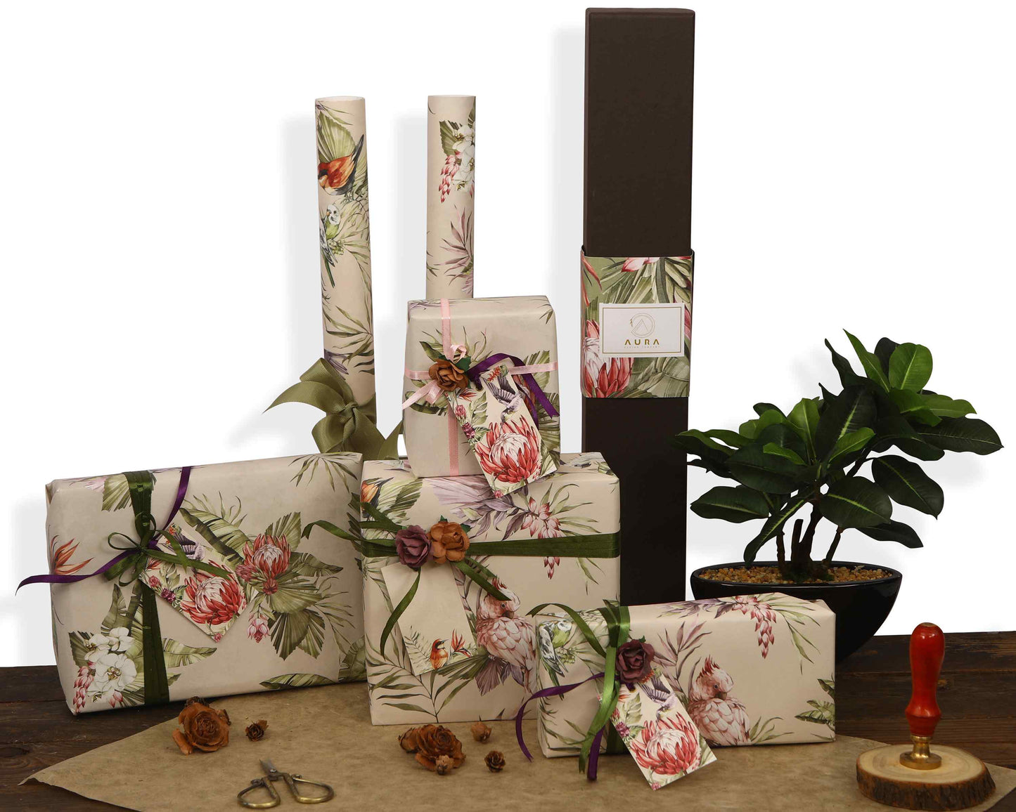 GIFT WRAPPERS & GIFT TAGS